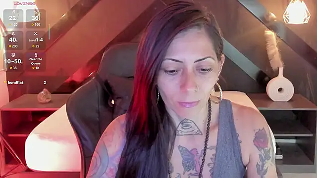 Snapshot of dark_gotica chatting on 02-06-26, 06:55 dark gotica online show from 02-06-26, 06:55