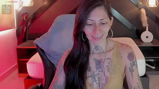 Snapshot of dark_gotica chatting on 02-28-26, 12:28 dark gotica online show from 02-28-26, 12:28