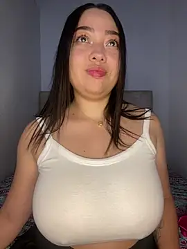 MissPerlaa online show from 12-28-24, 08:36