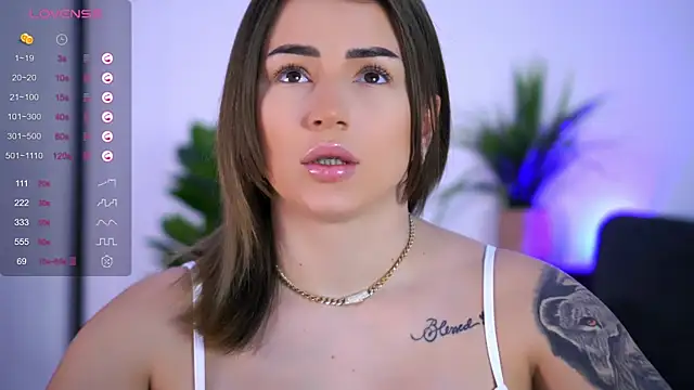 AishaCarter online show from 10-31-25, 05:47