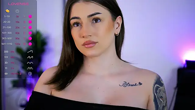 Snapshot of AishaCarter chatting on 02-05-26, 06:45 AishaCarter online show from 02-05-26, 06:45