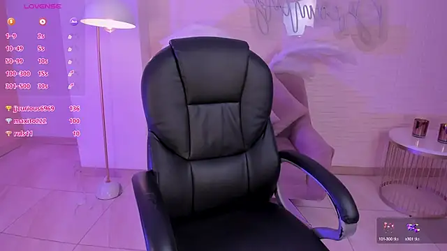 AlessiaCorleone  online show from 01-05-25, 09:03