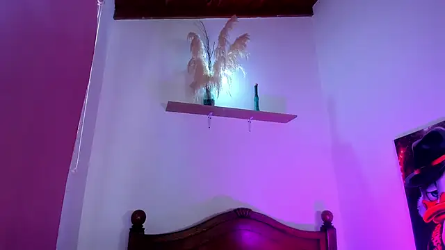 Juan Castano online show from 11-19-25, 03:34