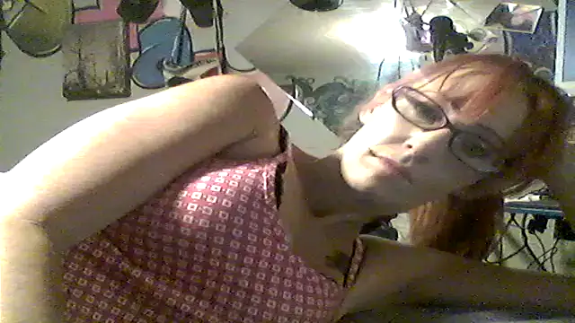 4EyedSluttyGinger online show from 04-30-26, 01:01