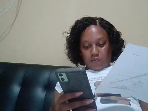 Snapshot of ShooingBunch chatting on 10-08-25, 01:09 ShooingBunch online show from 10-08-25, 01:09