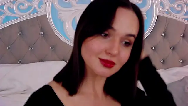 Snapshot of MeIisaLove chatting on 04-04-26, 04:15 MeIisaLove online show from 04-04-26, 04:15