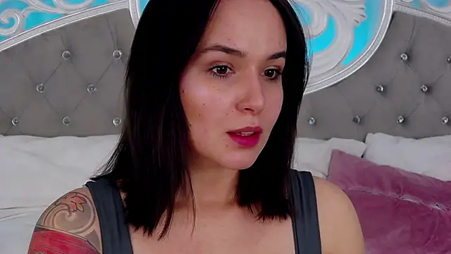 Snapshot of MeIisaLove chatting on 04-07-26, 06:41 MeIisaLove online show from 04-07-26, 06:41