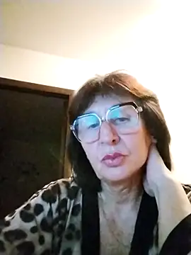 AlbinaXPretty online show from 11-18-25, 04:33