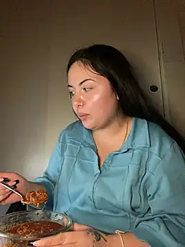 Snapshot of xocrybaby chatting on 01-05-25, 03:32 xocrybaby online show from 01-05-25, 03:32