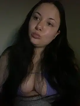 Snapshot of xocrybaby chatting on 03-02-25, 02:51 xocrybaby online show from 03-02-25, 02:51