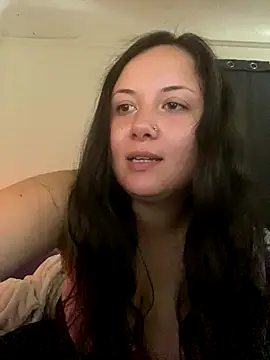 Snapshot of xocrybaby chatting on 10-12-25, 05:12 xocrybaby online show from 10-12-25, 05:12