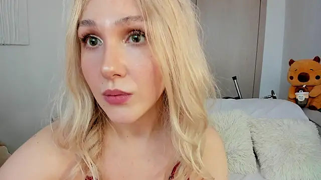 Snapshot of CarolMay chatting on 07-20-26, 10:39 CarolMay online show from 07-20-26, 10:39
