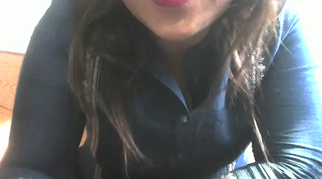 Snapshot of shekira99 chatting on 02-09-25, 03:43 shekira99 online show from 02-09-25, 03:43