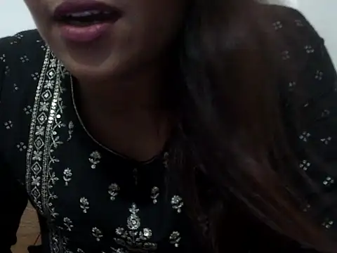 Snapshot of shekira99 chatting on 10-16-25, 02:29 shekira99 online show from 10-16-25, 02:29