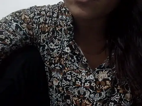 Snapshot of shekira99 chatting on 10-17-25, 02:52 shekira99 online show from 10-17-25, 02:52