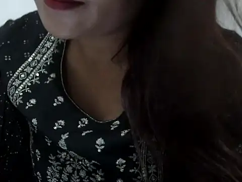 Snapshot of shekira99 chatting on 10-20-25, 12:38 shekira99 online show from 10-20-25, 12:38