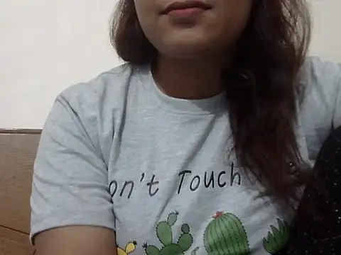 Snapshot of shekira99 chatting on 10-22-25, 01:33 shekira99 online show from 10-22-25, 01:33