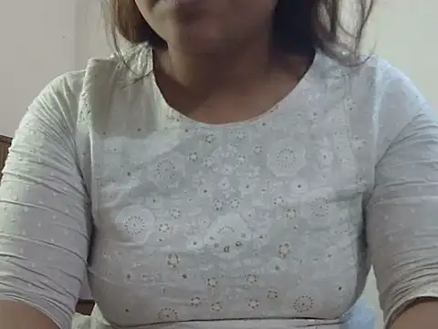 Snapshot of shekira99 chatting on 12-14-25, 02:39 shekira99 online show from 12-14-25, 02:39