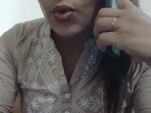 Snapshot of shekira99 chatting on 12-15-25, 07:23 shekira99 online show from 12-15-25, 07:23