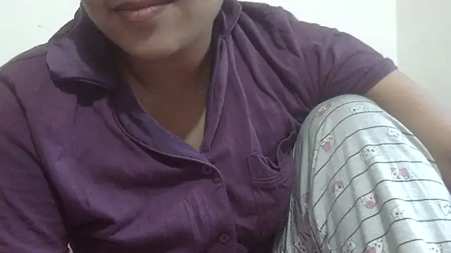 Snapshot of shekira99 chatting on 07-19-26, 01:42 shekira99 online show from 07-19-26, 01:42