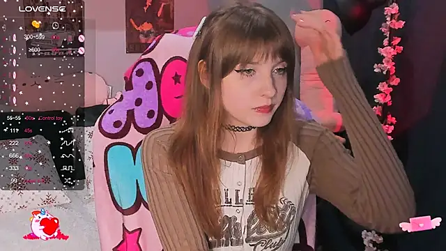 Snapshot of AliceLanley chatting on 12-03-24, 11:22 AliceLanley online show from 12-03-24, 11:22