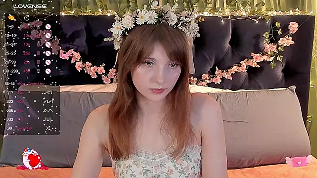 Snapshot of AliceLanley chatting on 03-18-25, 11:41 AliceLanley online show from 03-18-25, 11:41