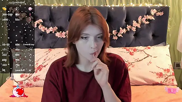 Snapshot of AliceLanley chatting on 11-08-25, 11:21 AliceLanley online show from 11-08-25, 11:21