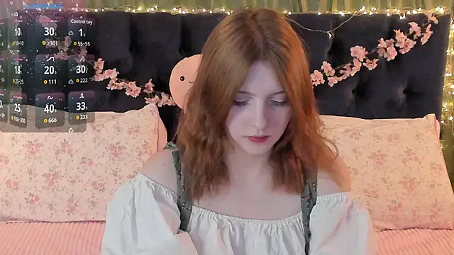 Snapshot of AliceLanley chatting on 05-09-26, 02:44 AliceLanley online show from 05-09-26, 02:44