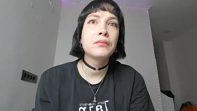 Snapshot of dollmore chatting on 02-10-25, 03:24 dollmore online show from 02-10-25, 03:24