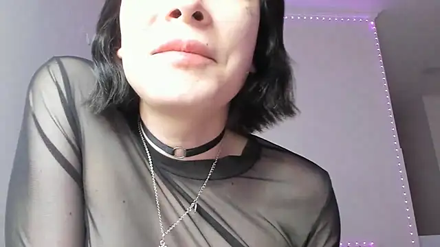 Snapshot of dollmore chatting on 02-26-25, 11:15 dollmore online show from 02-26-25, 11:15