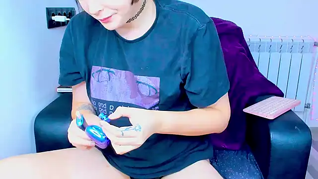 Snapshot of dollmore chatting on 09-21-25, 03:30 dollmore online show from 09-21-25, 03:30