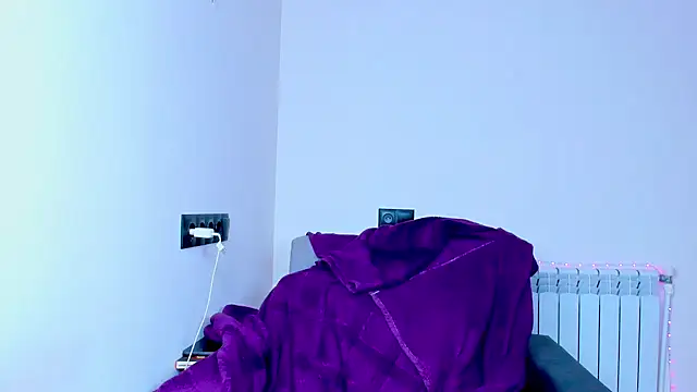 Snapshot of dollmore chatting on 09-23-25, 03:20 dollmore online show from 09-23-25, 03:20