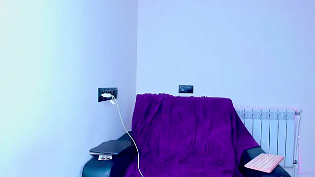 Snapshot of dollmore chatting on 09-27-25, 06:07 dollmore online show from 09-27-25, 06:07