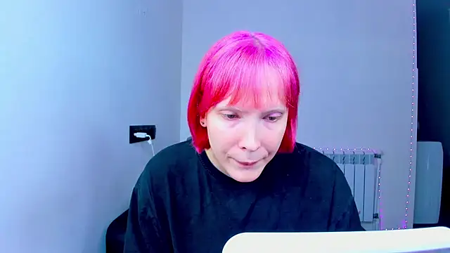 Snapshot of dollmore chatting on 10-08-25, 08:12 dollmore online show from 10-08-25, 08:12