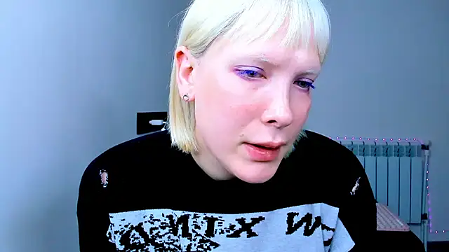 Snapshot of dollmore chatting on 11-16-25, 07:03 dollmore online show from 11-16-25, 07:03