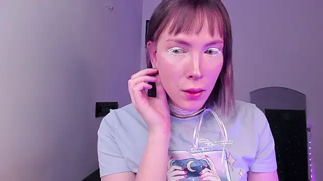 Snapshot of dollmore chatting on 02-17-26, 06:03 dollmore online show from 02-17-26, 06:03