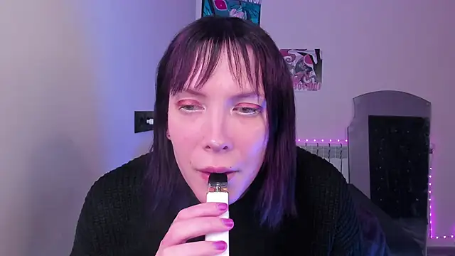 Snapshot of dollmore chatting on 03-21-26, 10:35 dollmore online show from 03-21-26, 10:35