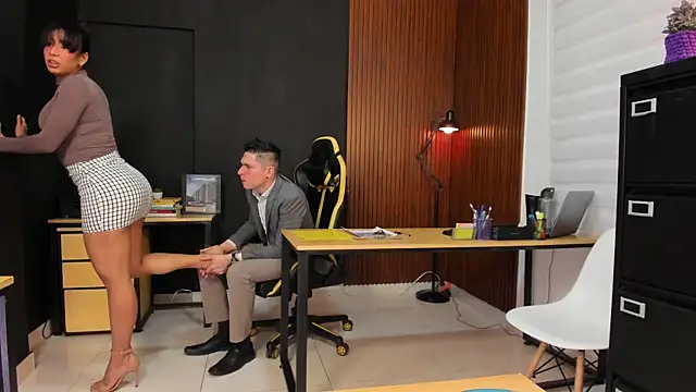 Snapshot of Office_Naughty_Girl chatting on 12-07-24, 07:10 Office Naughty Girl online show from 12-07-24, 07:10