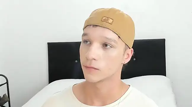 Snapshot of angelcortes chatting on 12-28-24, 01:59 angelcortes online show from 12-28-24, 01:59