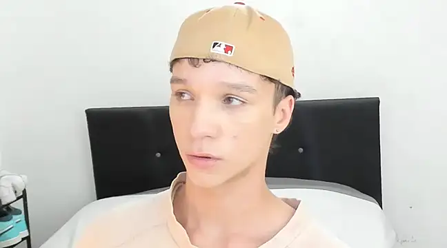 Snapshot of angelcortes chatting on 01-10-25, 07:43 angelcortes online show from 01-10-25, 07:43