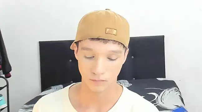 Snapshot of angelcortes chatting on 01-16-25, 05:55 angelcortes online show from 01-16-25, 05:55