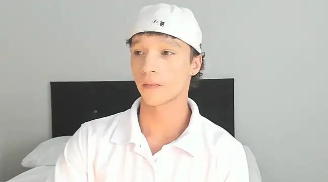 Snapshot of angelcortes chatting on 02-28-25, 05:15 angelcortes online show from 02-28-25, 05:15