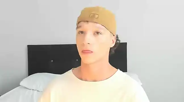 Snapshot of angelcortes chatting on 03-01-25, 10:53 angelcortes online show from 03-01-25, 10:53