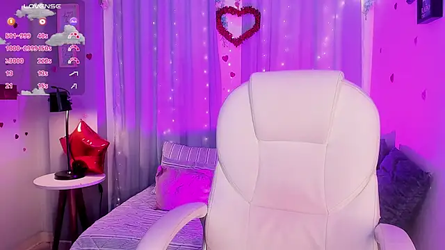 CoralineRicce  online show from 03-07-25, 08:13