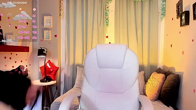 CoralineRicce  online show from 03-15-25, 05:41