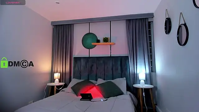 CoralineRicce  online show from 10-06-25, 04:54