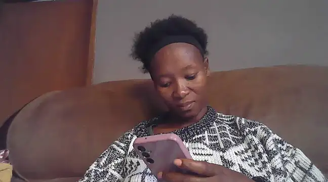 Snapshot of NikkiDickSavage chatting on 02-20-25, 08:50 NikkiDickSavage online show from 02-20-25, 08:50