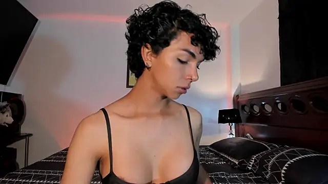 xhenisa  online show from 12-28-24, 02:22