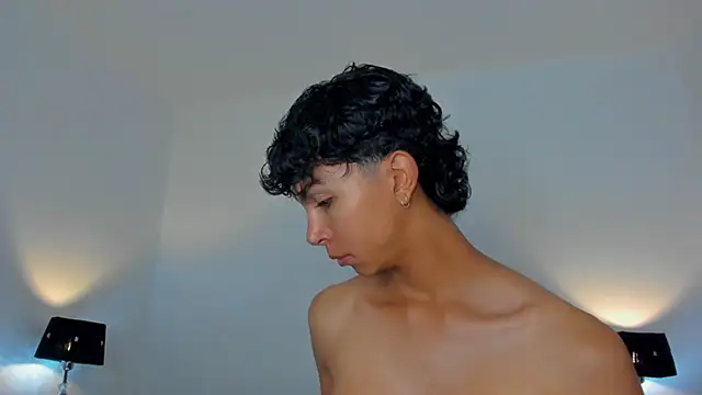 xhenisa  online show from 07-14-26, 02:38