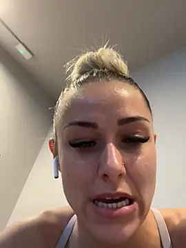 petrouchkaaa  online show from 02-27-25, 09:32